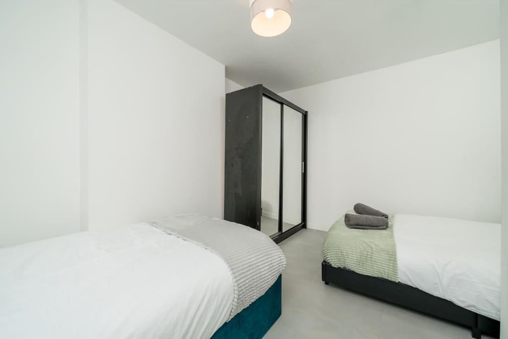New 3Bed Stylish Apartment With Amazing Transport Londra Dış mekan fotoğraf