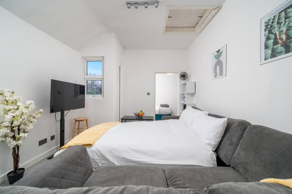 New 3Bed Stylish Apartment With Amazing Transport Londra Dış mekan fotoğraf