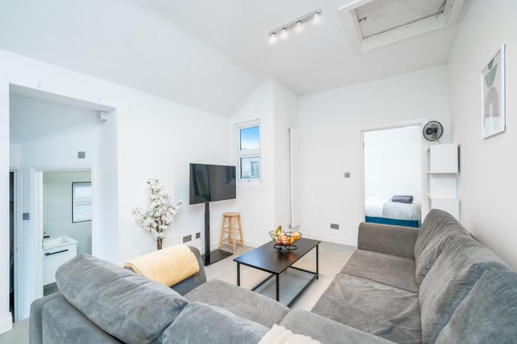 New 3Bed Stylish Apartment With Amazing Transport Londra Dış mekan fotoğraf
